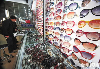 杜橋眼鏡市場迎來節(jié)后“開門紅”，一周銷售破億元彰顯產(chǎn)業(yè)活力